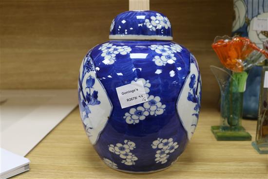 A Chinese blue and white prunus jar and plate